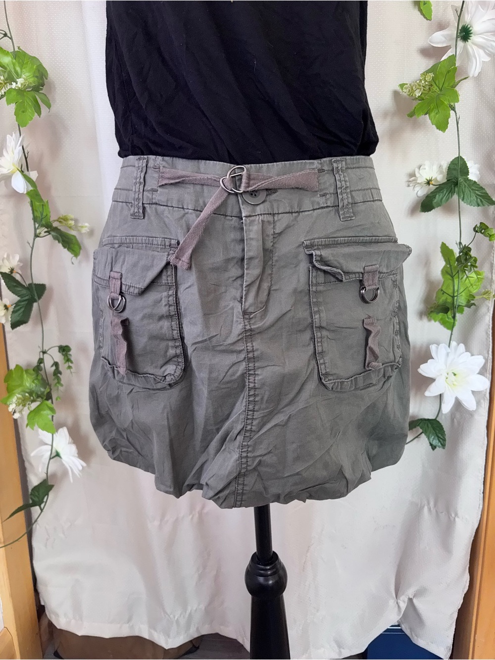 Y2K Dynamite Olive Green Cargo Skort with Tie Belt- Size 7